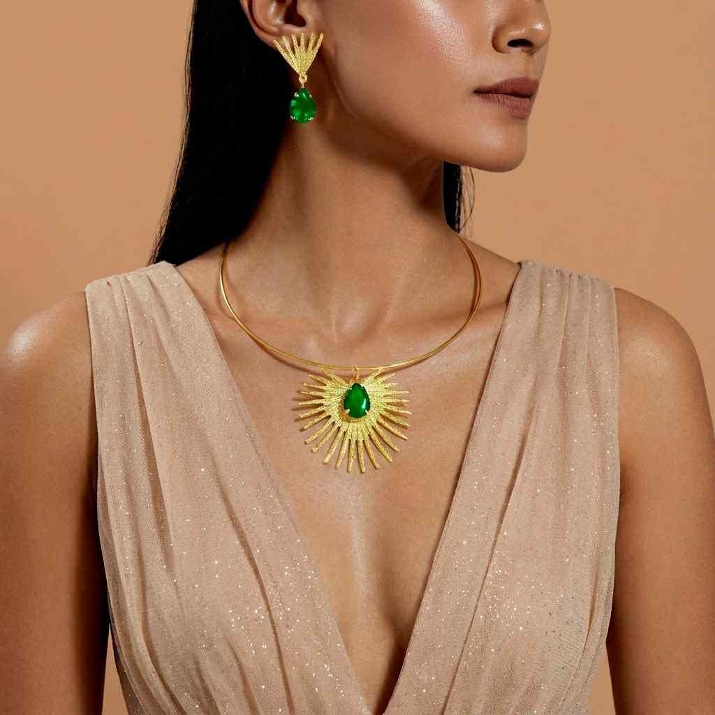 Set of Necklace and Earring (Pack of 1)