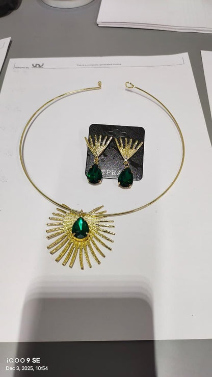 Set of Necklace and Earring (Pack of 1)